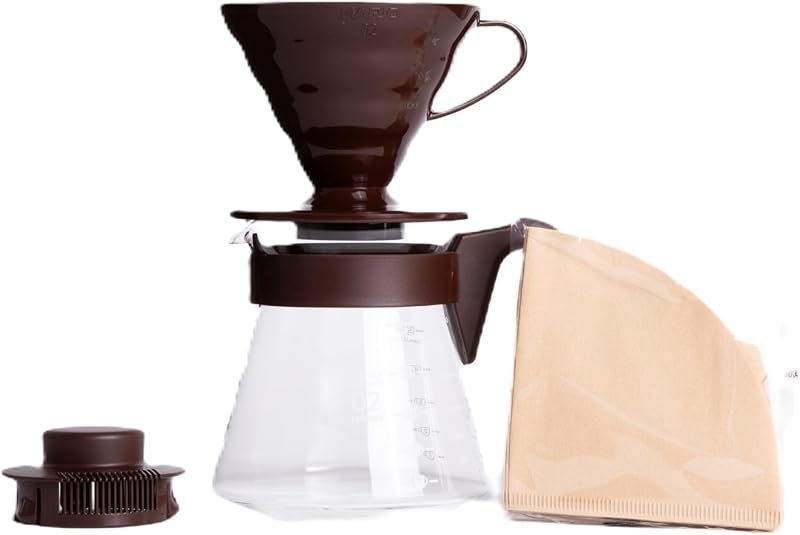 Dripper conique en verre posé sur une carafe