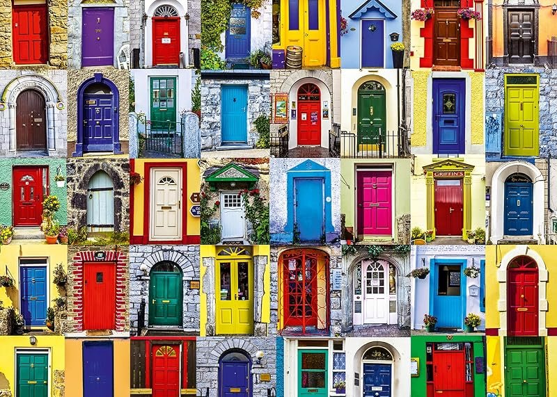 Puzzle en forme de cœur composé de portes du monde